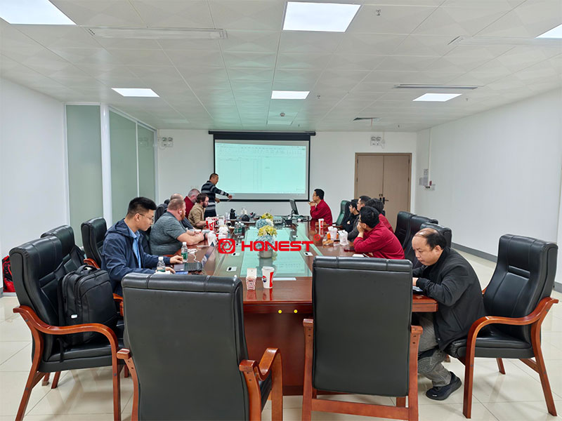 US-Customer-Review-Meeting.jpg US-Customer-Review-Meeting.jpg